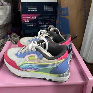 Girls PUMAS Size 12C